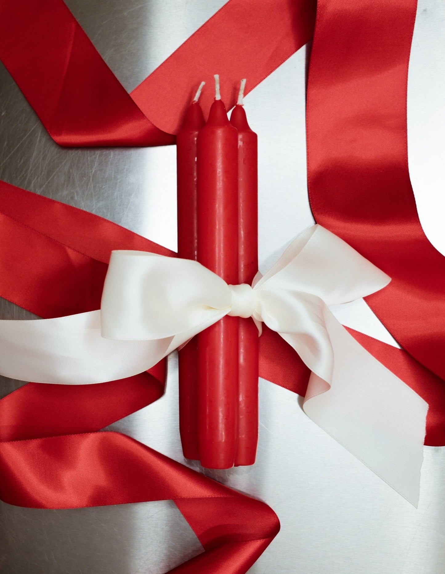 240mm Taper Candle Trio Red | UNDERLENA