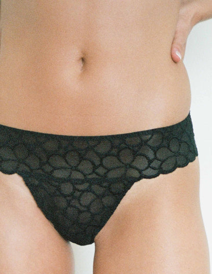 Camille Thong | UNDERLENA