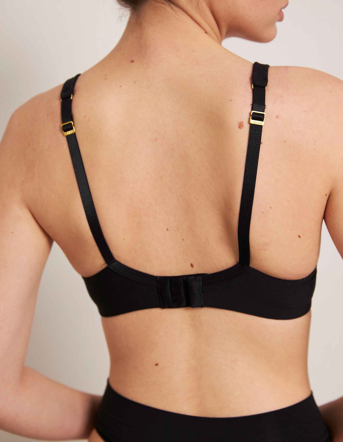 The LIft Bra by OHEN, back close